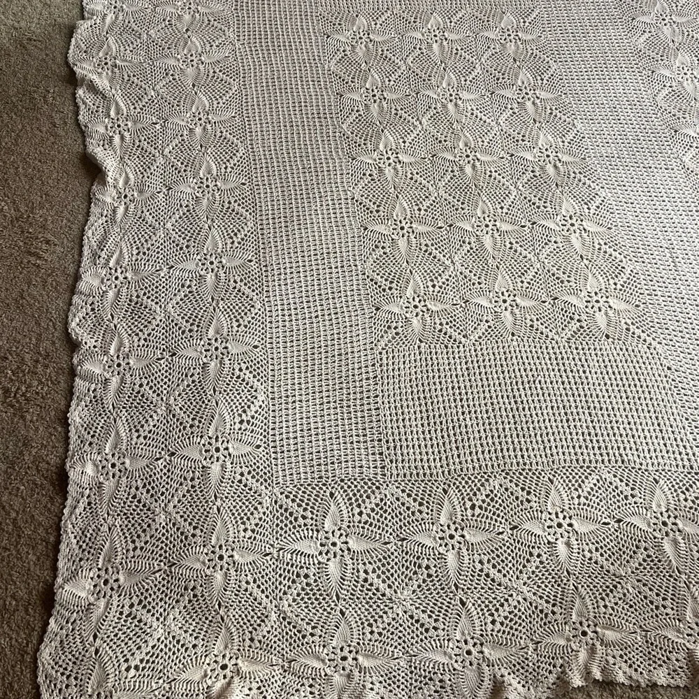Vintage Hand Crochet & Lace Beige Off-White Bedspread Cottage SHABBY CHIC